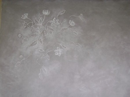 Frise sur enduit fin gris